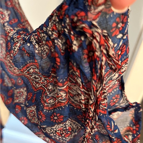 Lucky Brand Like New Blouse Sz Large. Red, white, blue. Ruched tie sleeves - Picture 5 of 5